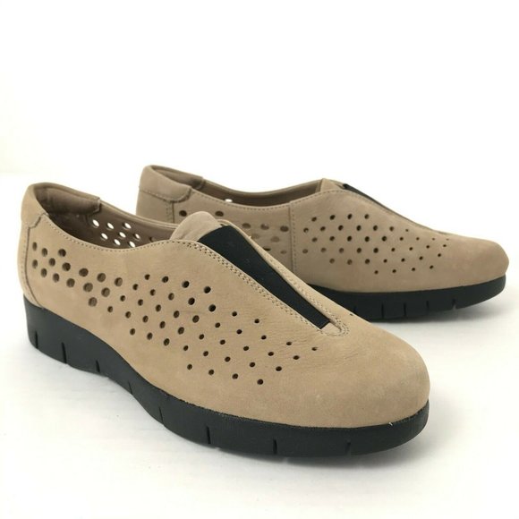 clarks artisan nubuck shoes